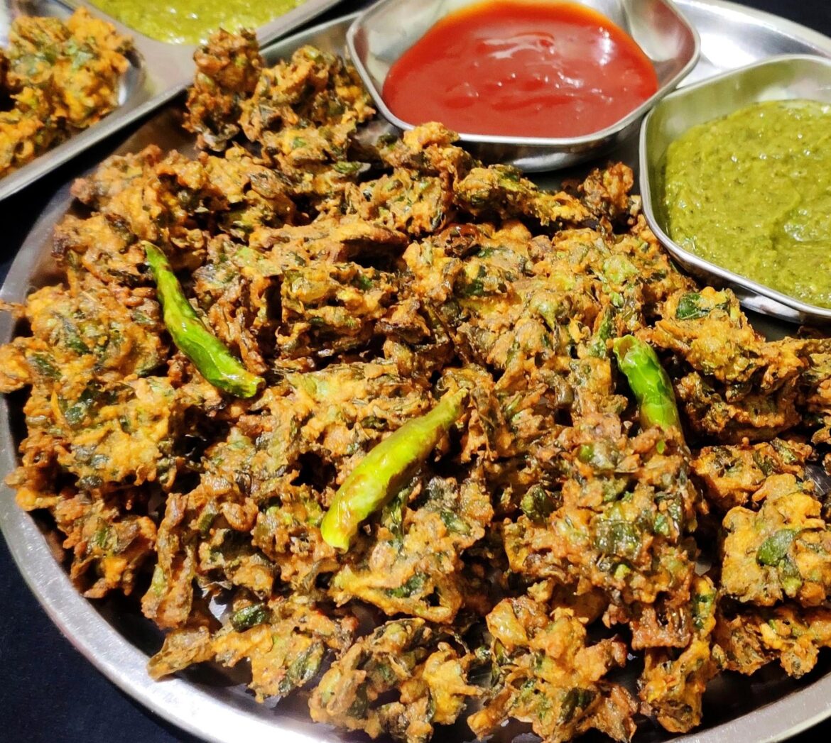 Arbi patte ki pakori