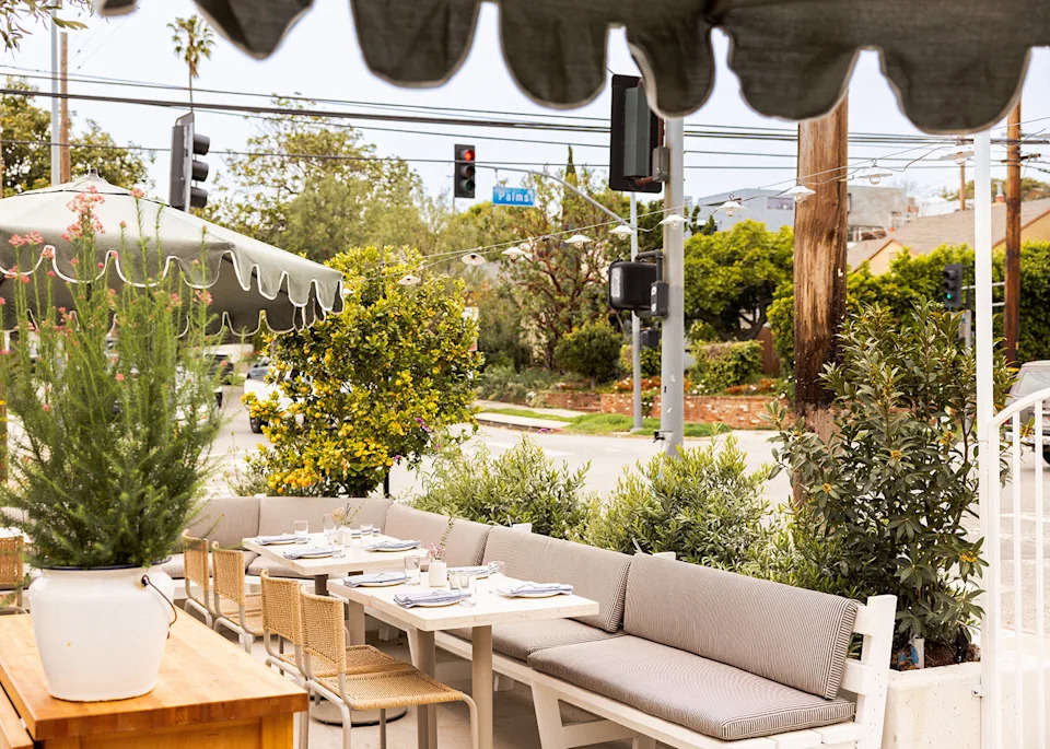 Oudoor seating at Beethoven Market