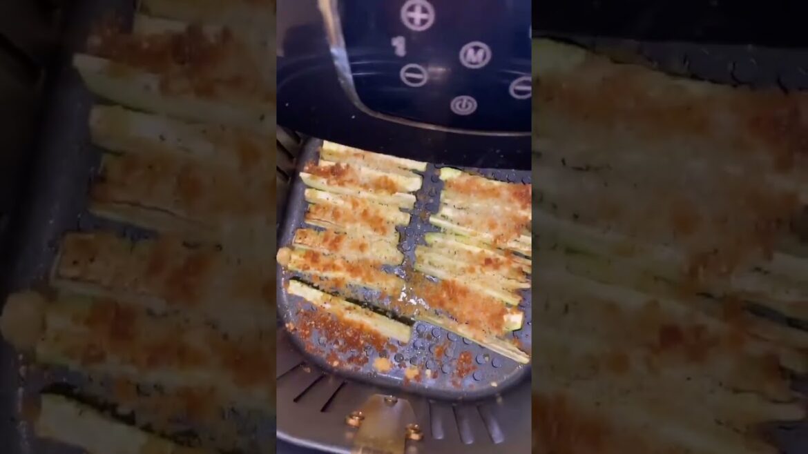 Crispy Zucchini Fries Your Toddler Will Love #blw #babyledweaning #airfryer