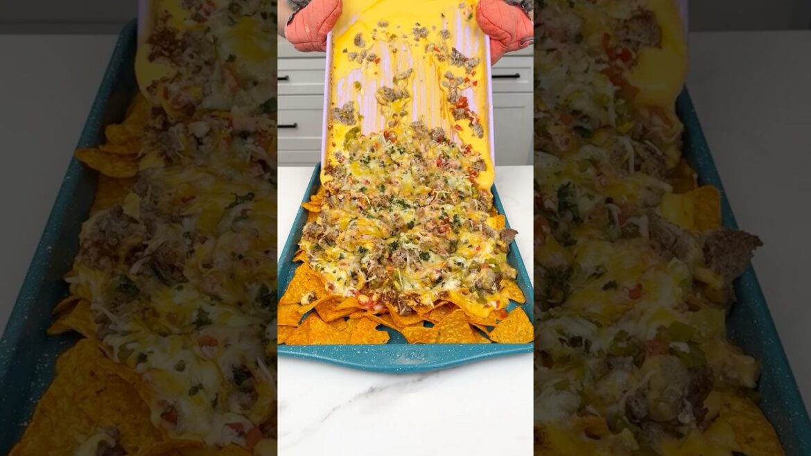 My Favorite Nacho Recipe #gameday #nachos #appetizer #snacktime #mexicanfood #recipe #easyrecipe