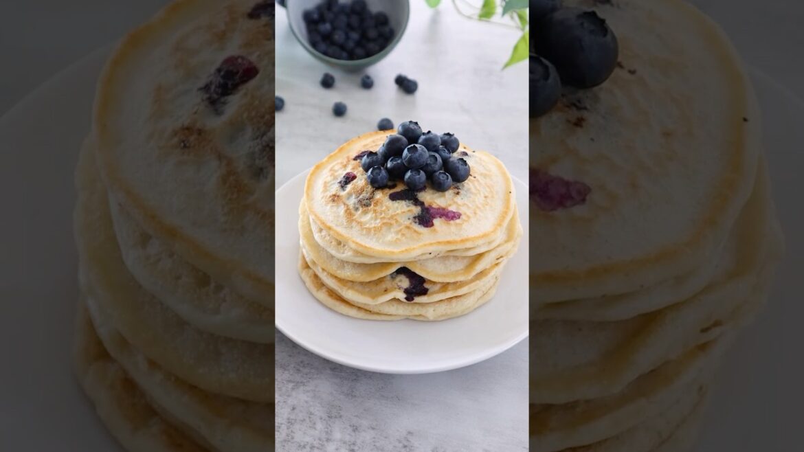 Blueberry Pancakes (gluten free) #shorts #youtubeshorts #glutenfreeeats Blueberry Pancakes (gluten free) #shorts #youtubeshorts #glutenfreeeats
