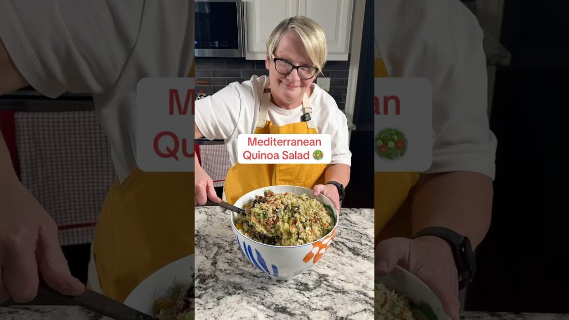 Mediterranean Quinoa Salad #cookingathome #vegetarian #recipe #saladrecipe #easy #cookwithme #food
