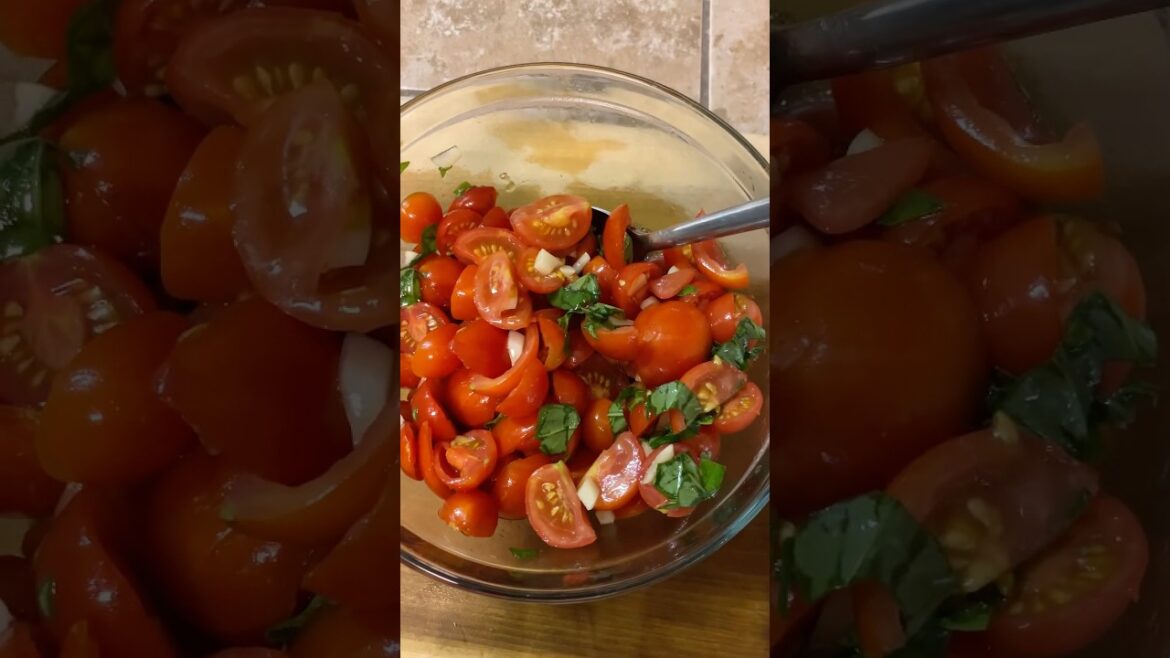 EASY Tomato Salad Recipe #tomatoes #basil #food EASY Tomato Salad Recipe #tomatoes #basil #food