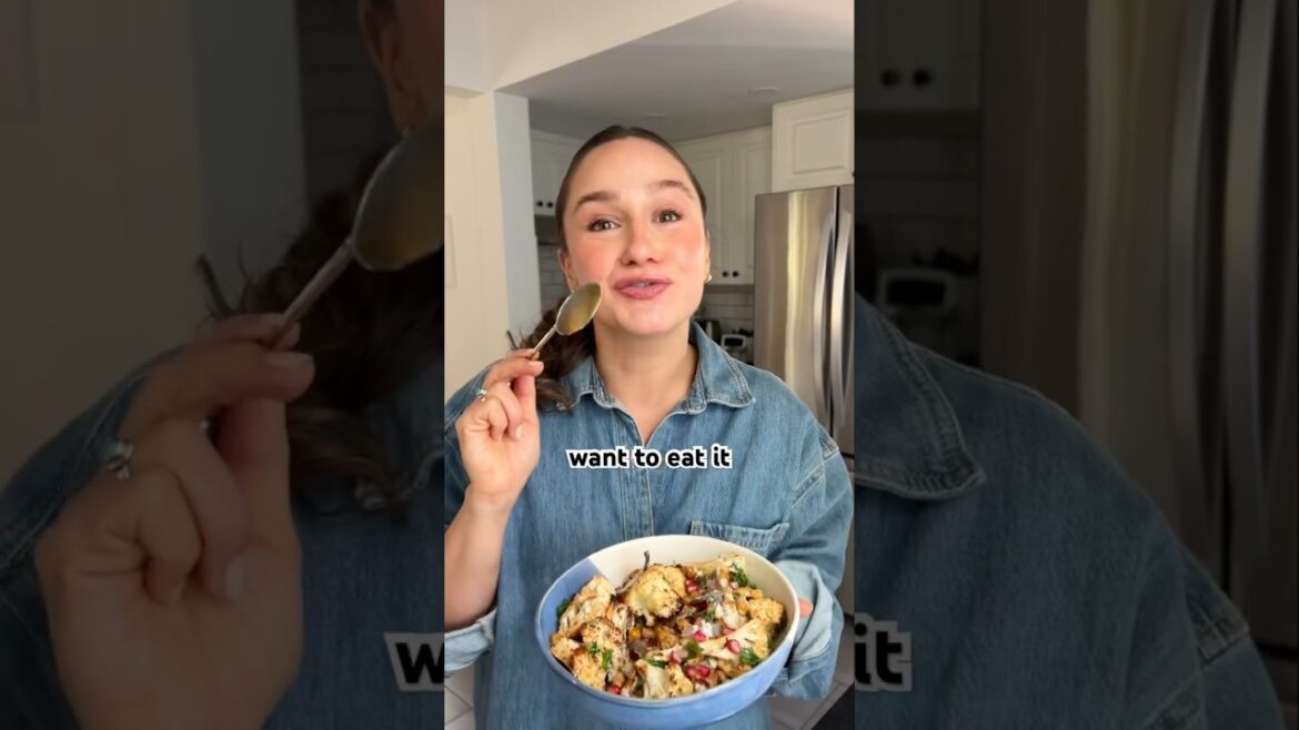 30 MINUTE ROASTED CAULIFLOWER CHICKPEA TRAY BAKE