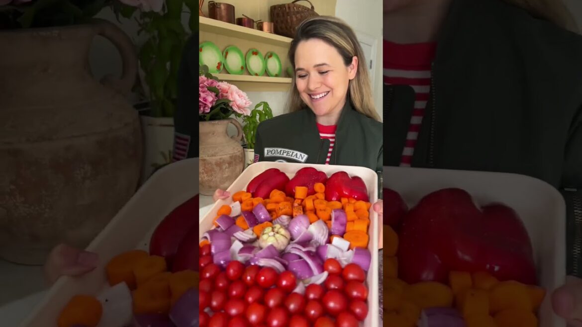 Roasted Red Pepper & Carrot Soup with Pompeian’s Olive Oil #partner #shorts Roasted Red Pepper & Carrot Soup with Pompeian’s Olive Oil #partner #shorts