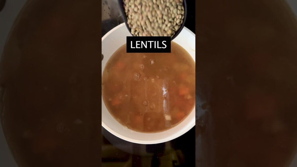 Lebanese Lentil Soup (Shorbat Adas) – Easy, Healthy, Vegan Middle Eastern Soup Recipe