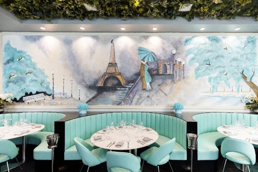 Thanksgiving at La Parisienne Overcast clouds