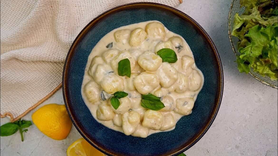 Gnocchi Gorgonzola in 6 Minutes – The Creamiest Gnocchi Recipe Ever!