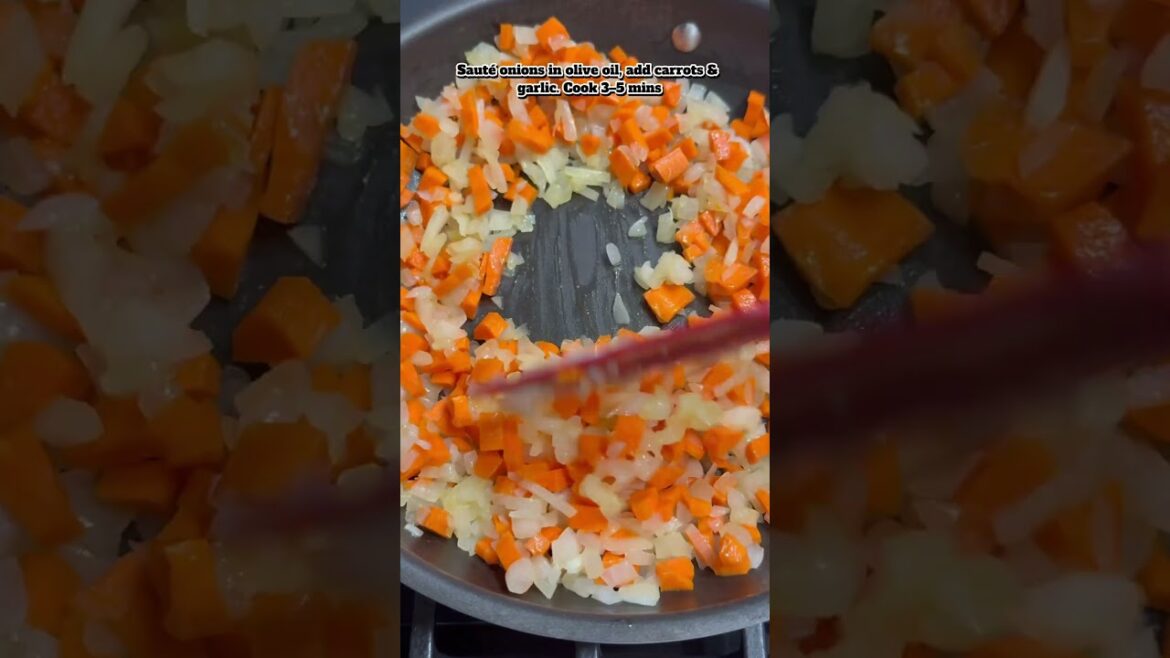 This Lentil Quinoa Salad is protein-packed, fiber-rich, and perfect for meal prep#quinoa #salad