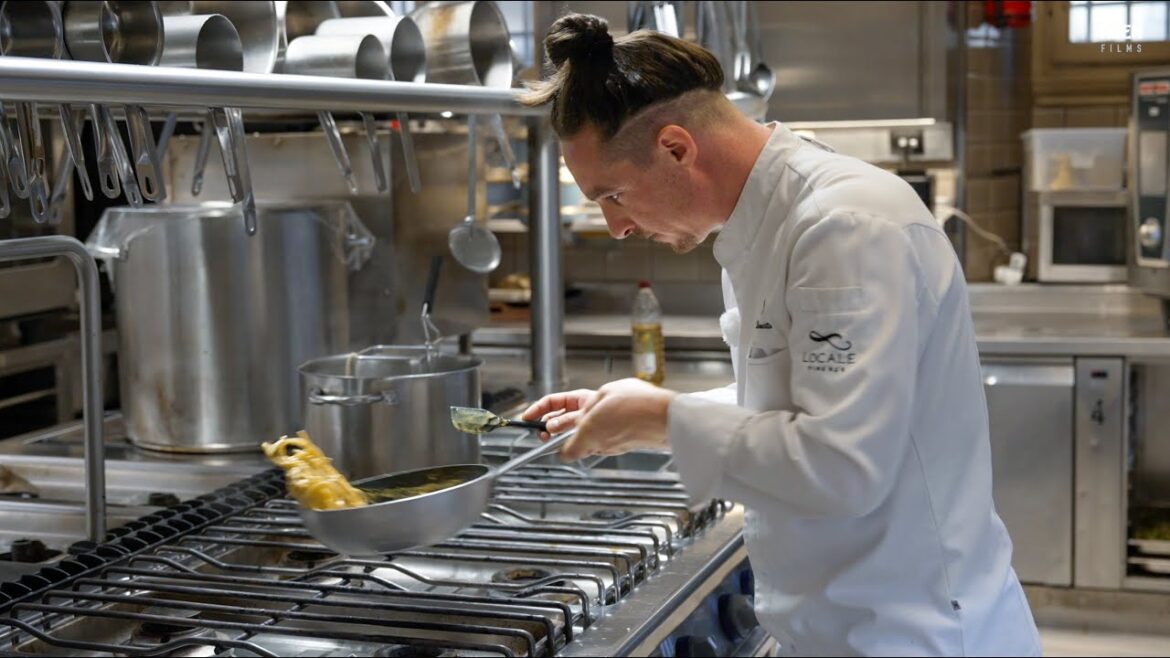 Spaghetti Carbonara - Chef in Italy shares Recipe