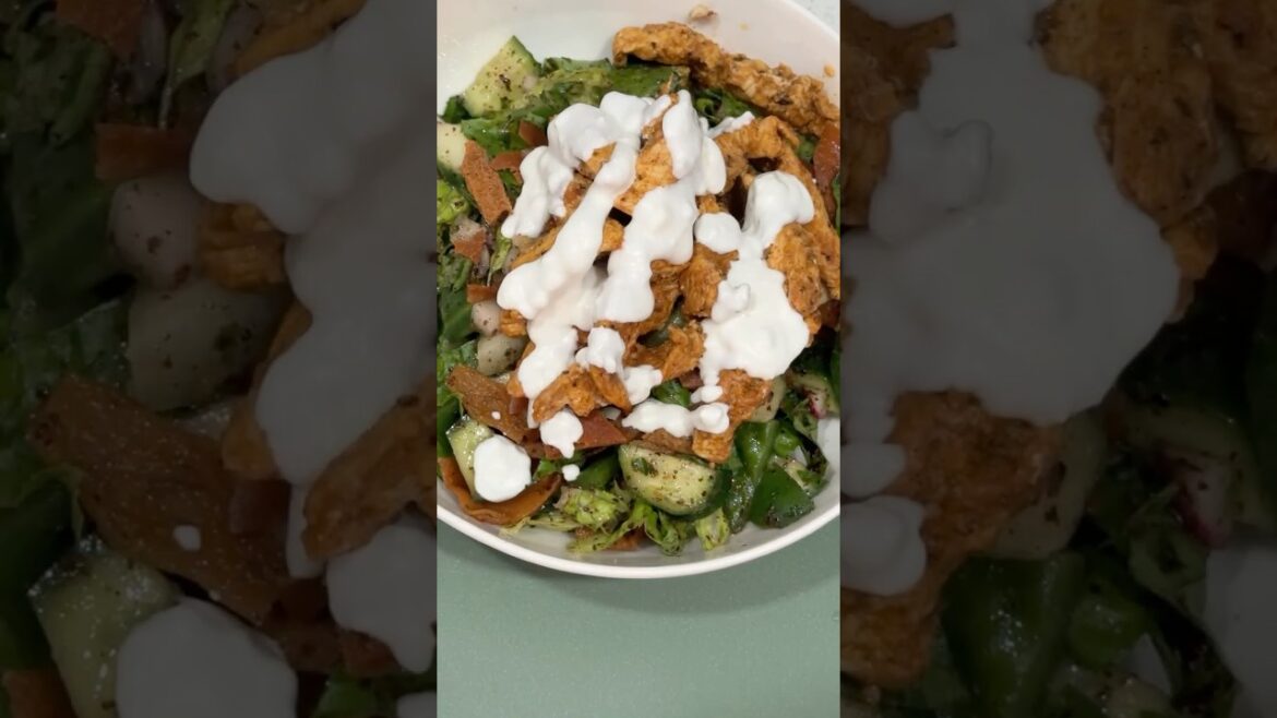 Chicken Shawarma Fattoush #ytshortsviral #lebanesefood #lebaneserecipe #chickenshawarma #fattoush