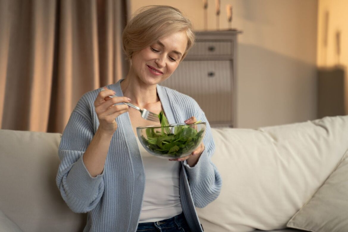 Is spinach or meat better to combat low iron? Here’s what experts say Is spinach or meat better to combat low iron? Here’s what experts say