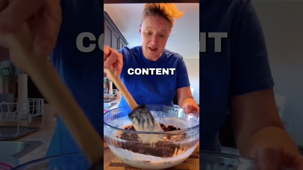 Blueberry Buttermilk Pancake Bake #mrsbrownskitchen #breakfastideas #mealprep #blueberrypancakes