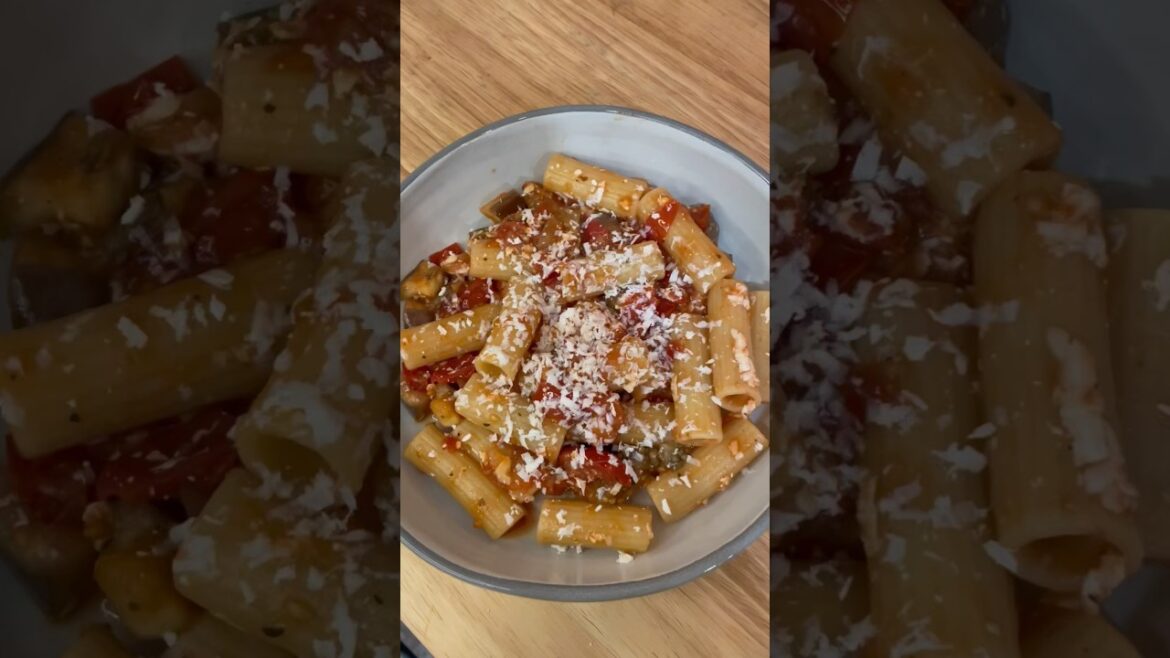 Pasta alla Norma!! Full recipe on my Tiktok & IG #pastatime #shortsvideo #eggplantrecipe #cooking