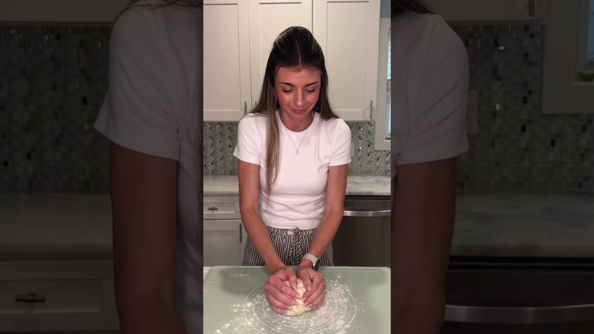 4 Ingredient Greek Yogurt Naan | cookingkatielady.com