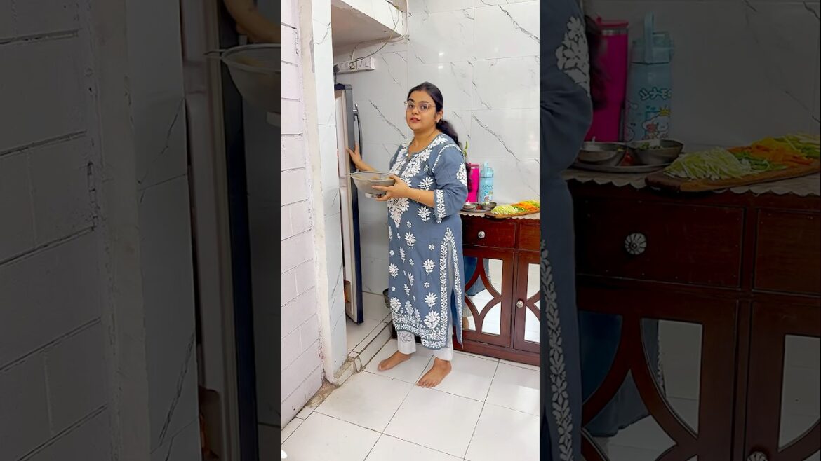 Tamatar ki ye sabji sabko bahut pasand aai #sonalkirasoi stuffed tomatoes