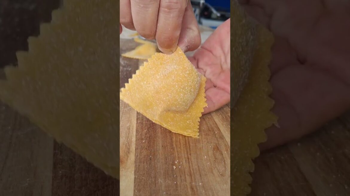 Tortello di Zucca alla Mantovana – Handmade in a Caravan | Saporium Experience