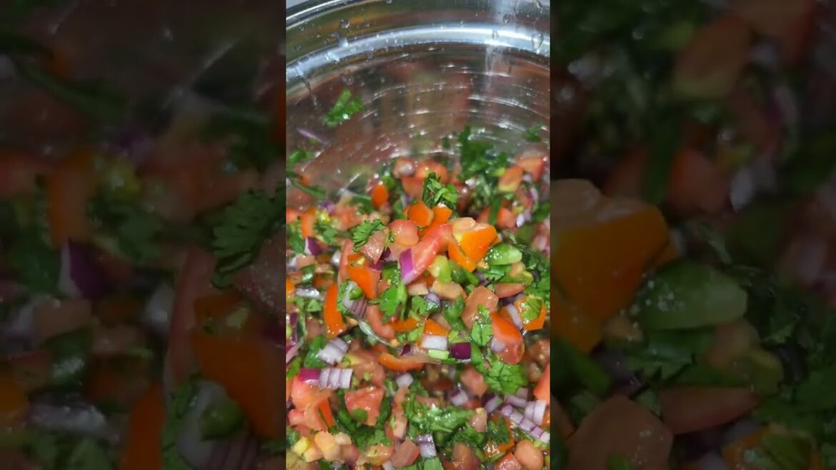 Homemade pico de gallo #picodegallo #homemade #eatwithme #food #cooking #foodie #recipe