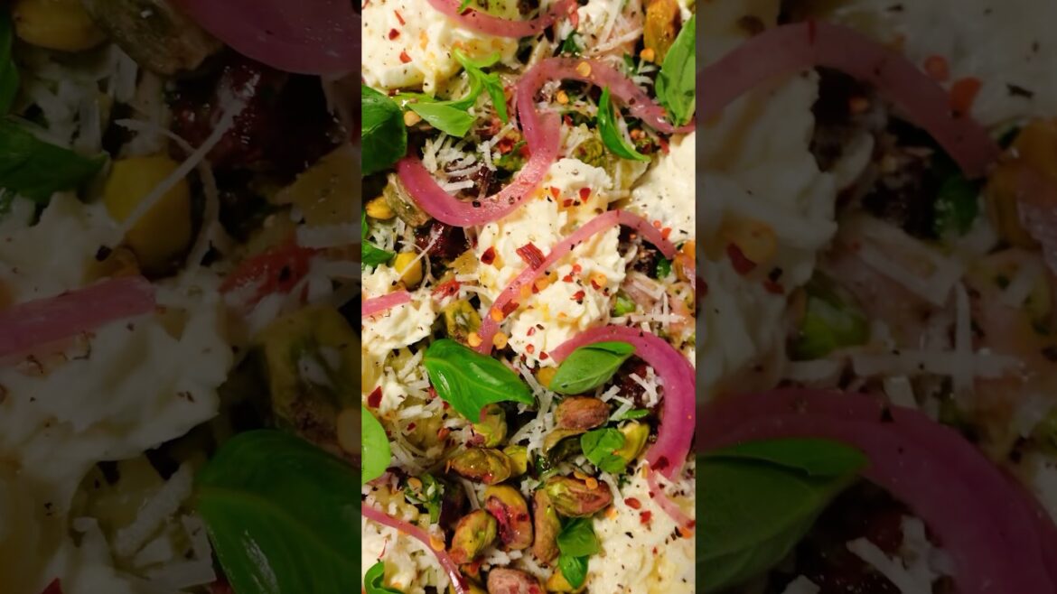 If you love deli sandwiches you need to try this! Mortadella, pesto, burrata pasta salad #recipe