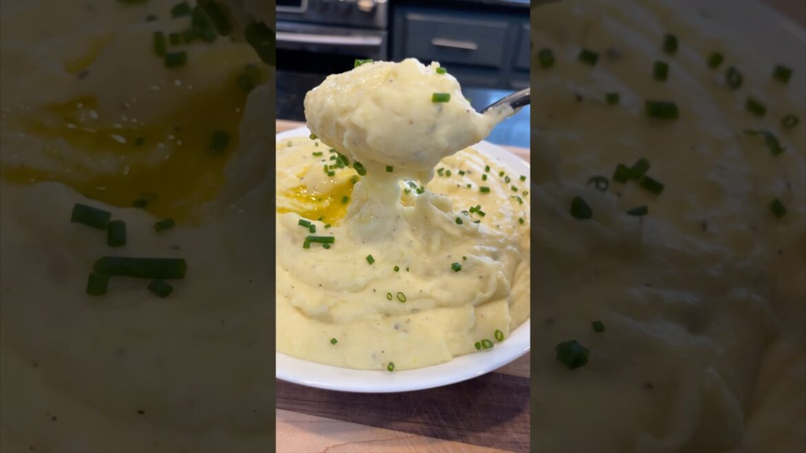 Garlic & Herb Mashed Potatoes #makeithappen #recipe