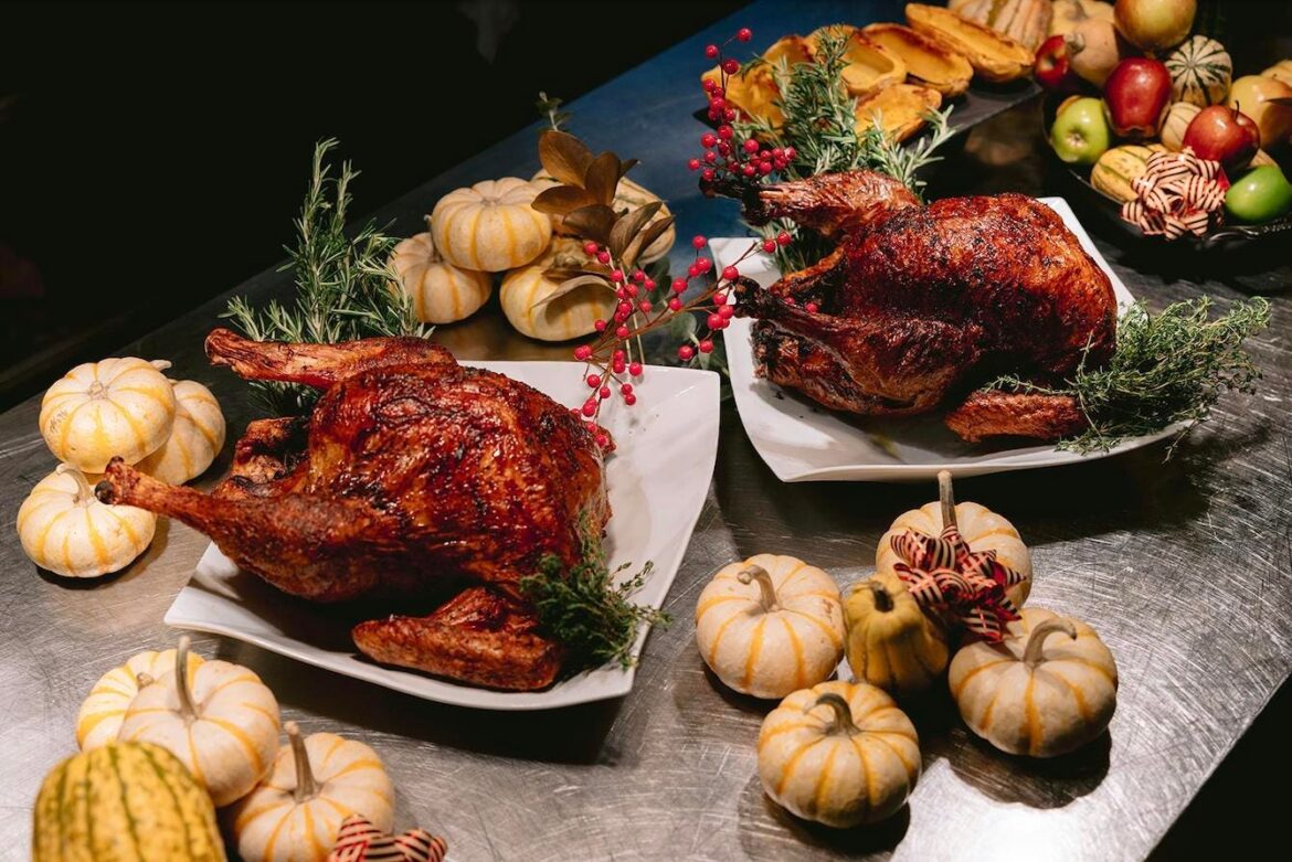 22 Dine Out Or Take Home Thanksgiving Dinners In Los Angeles