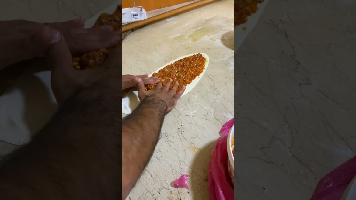 Turkish Pita with Minced Meat #shorts #streetfood