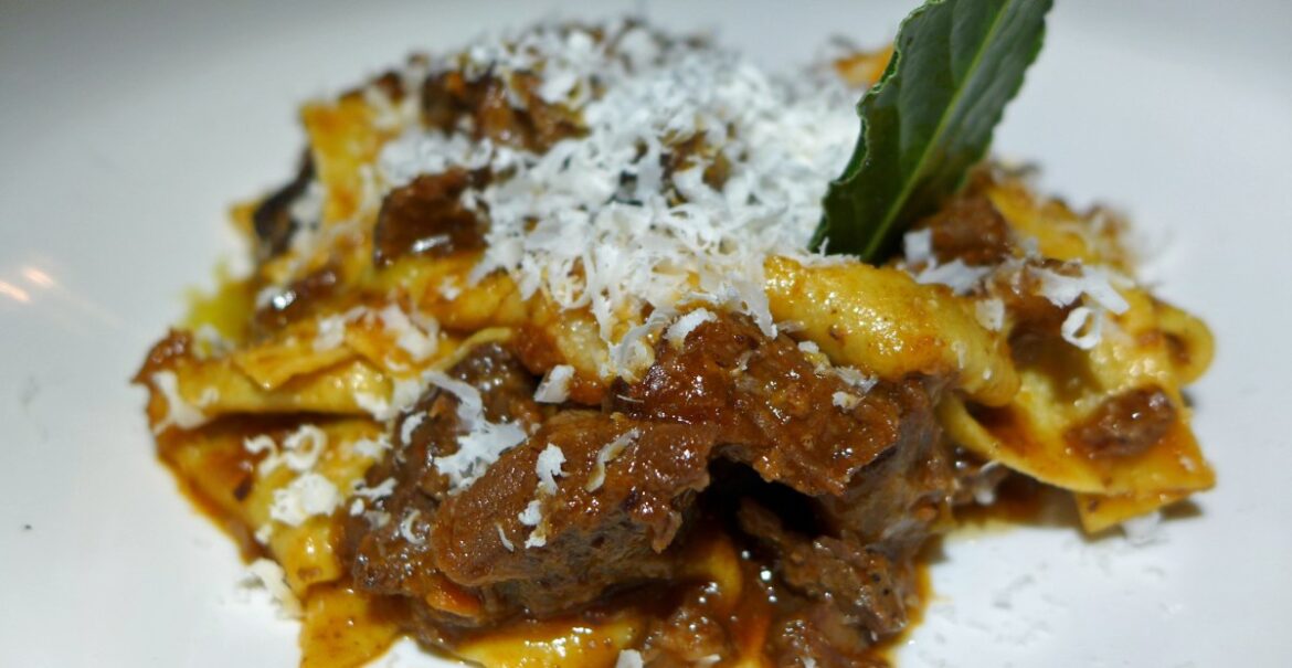 Review: Fiaschetteria Pistoia Is a Brilliant Bit of Tuscany in the East Village Review: Fiaschetteria Pistoia Is a Brilliant Bit of Tuscany in the East Village