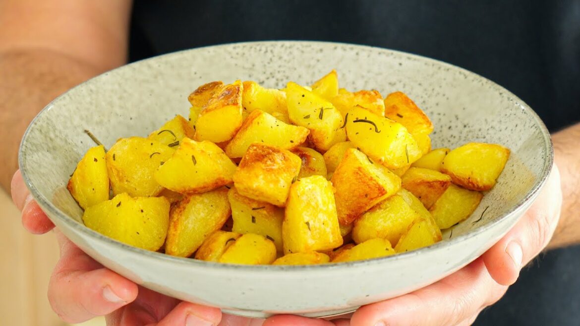 The BEST Crispy Roast Potatoes Recipe The BEST Crispy Roast Potatoes Recipe