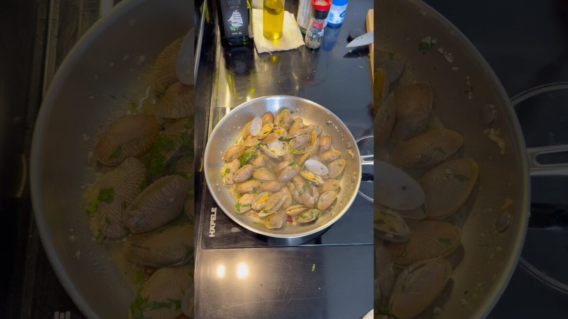 Clams with white wine and garlic #clams