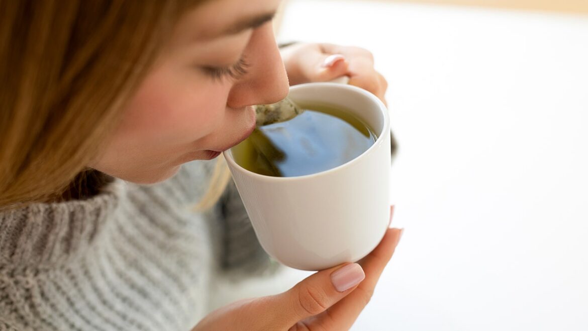 Green tea, walnuts and tiny plant are linked to slower brain aging in new study