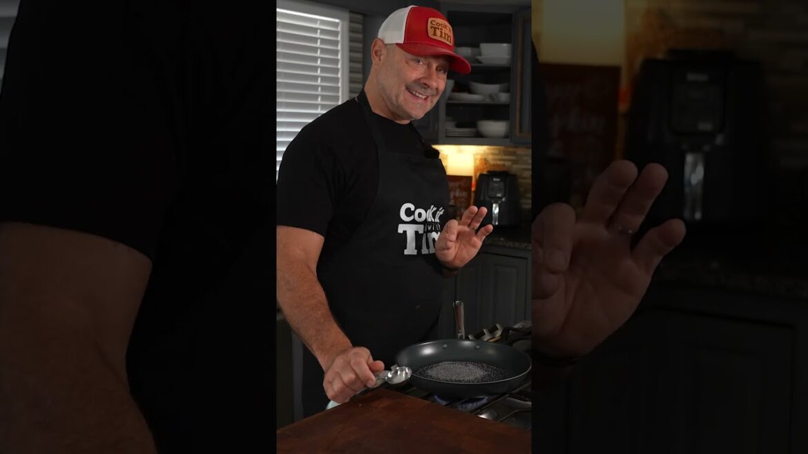 Christmas Strawberry Spinach Salad #salad Christmas Strawberry Spinach Salad #salad