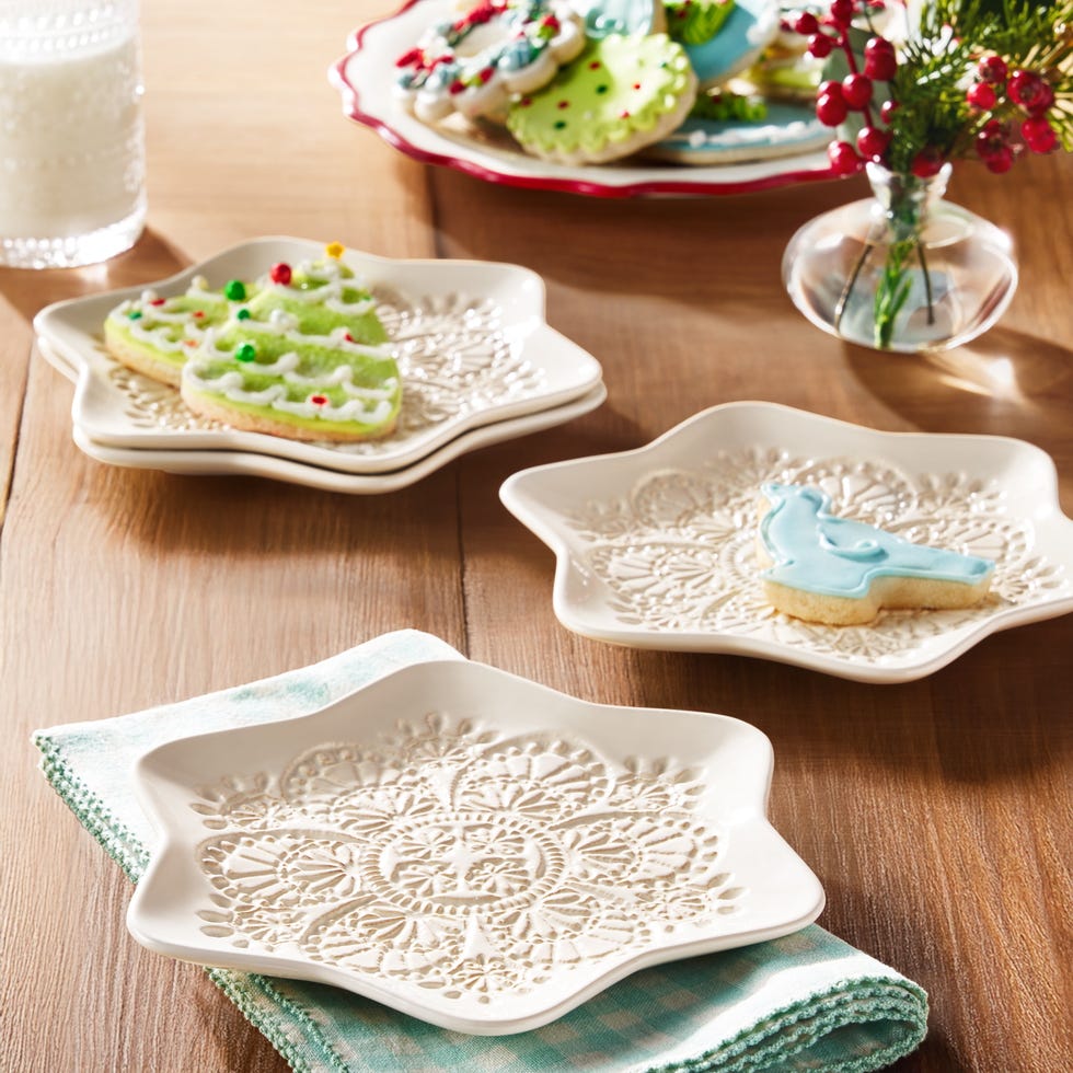 The Pioneer Woman Vintage Lace Snowflake Appetizer Plates