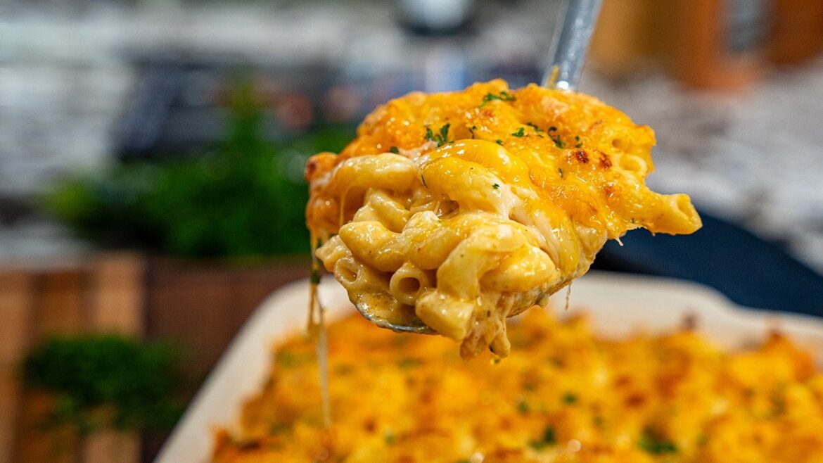 The BEST Southern Baked Mac and Cheese | Creamy, Cheesy, and Easy!