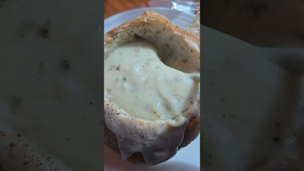 clam chowder bread bowl