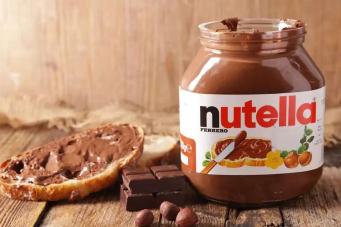 Nutella combines select hazelnuts, African cocoa, and refined palm oil in a globally controlled recipe, uniting tradition, technology, and quality.