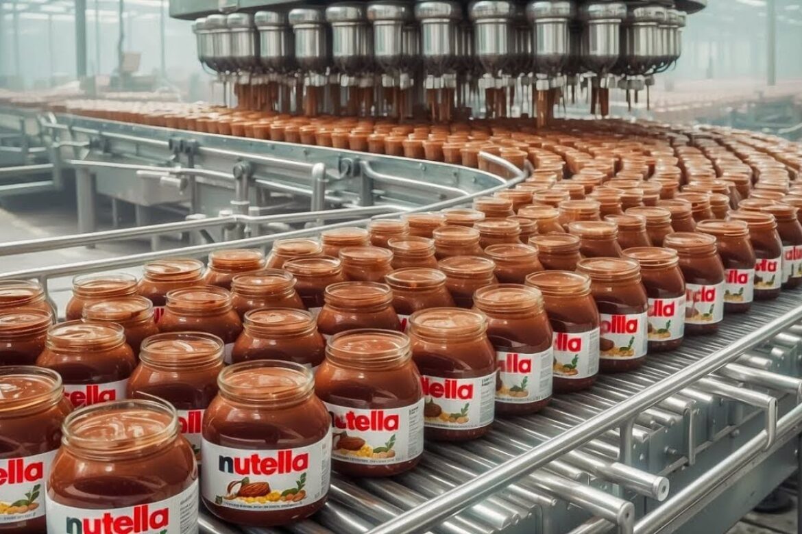 Made with hazelnuts from Türkiye, African cocoa, and a secret recipe, Nutella is crafted through a rigorous process that blends Italian tradition, cutting-edge technology, and world-class quality control Nutella combines select hazelnuts, African cocoa, and refined palm oil in a globally controlled recipe, uniting tradition, technology, and quality.