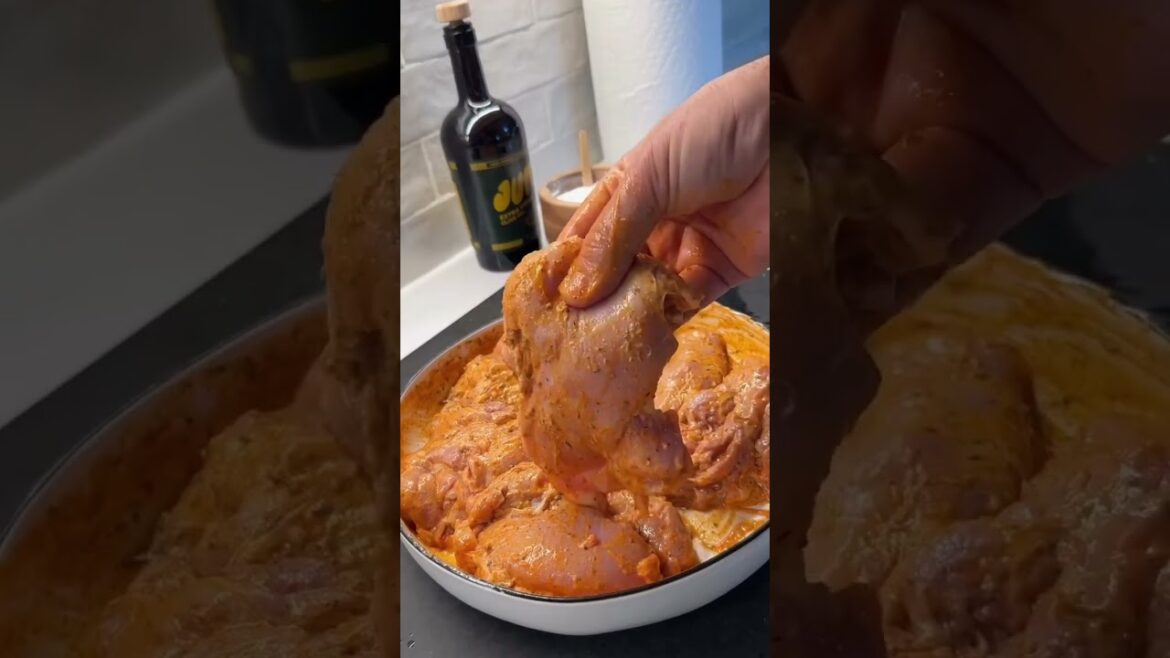 HEALTHY GREEK CHICKEN & RICE BOWL HEALTHY GREEK CHICKEN & RICE BOWL