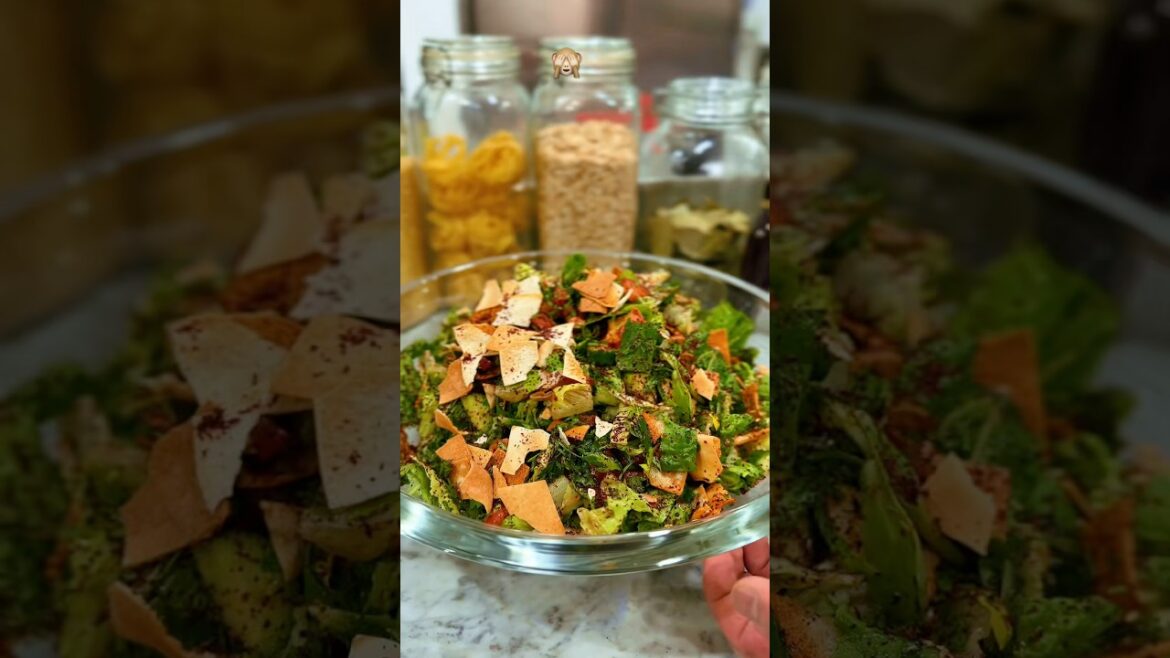 “Arabic Fattoush Salad Recipe | Fresh & Crispy Lebanese Style | Authentic Middle Eastern #shorts