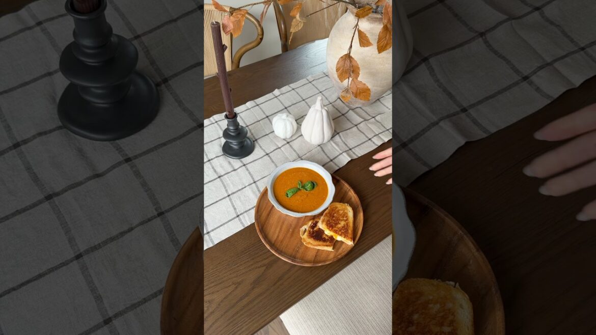 Tomato soup & grilled cheese (recipe in description) #cooking Tomato soup & grilled cheese (recipe in description) #cooking