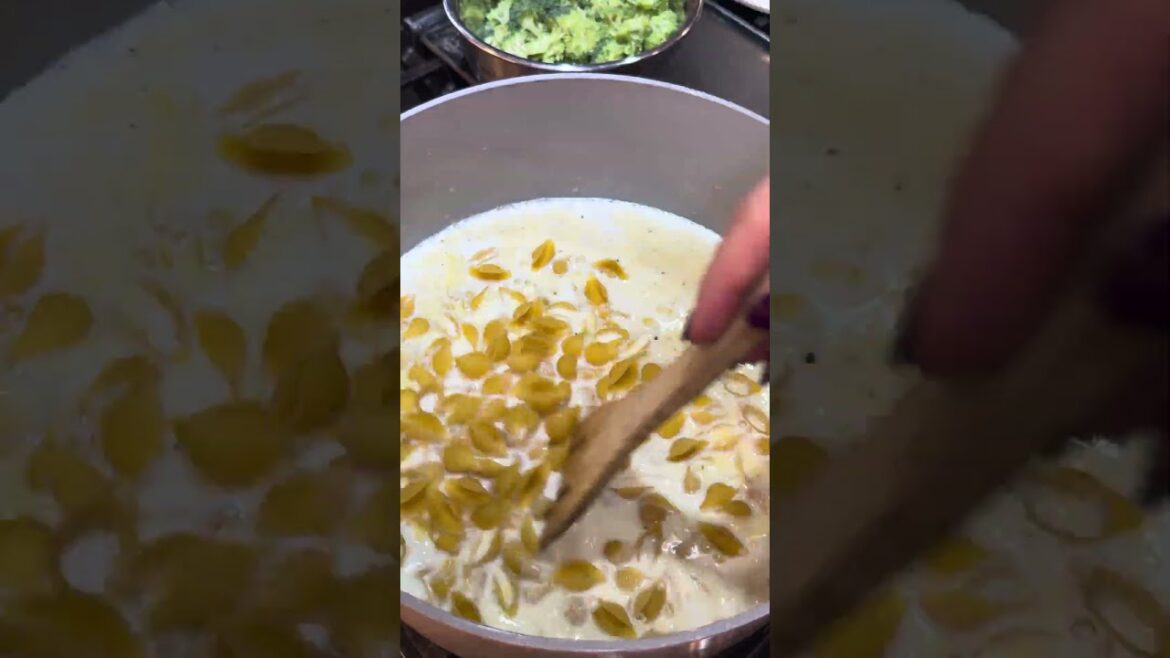 One Pot Broccoli Pasta #shorts #pasta One Pot Broccoli Pasta #shorts #pasta