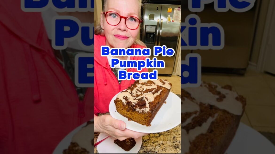 Pumpkin Pie Banana Bread #shorts #baking #makethat #fallbaking #pumpkinbread