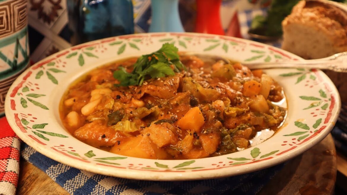 Ma SOUPE RIBOLLITA TOSCANE – Elle réchauffe, le plein de vitamines, l’Italie sur Gourmandises TV Ma SOUPE RIBOLLITA TOSCANE - Elle réchauffe, le plein de vitamines, l'Italie sur Gourmandises TV