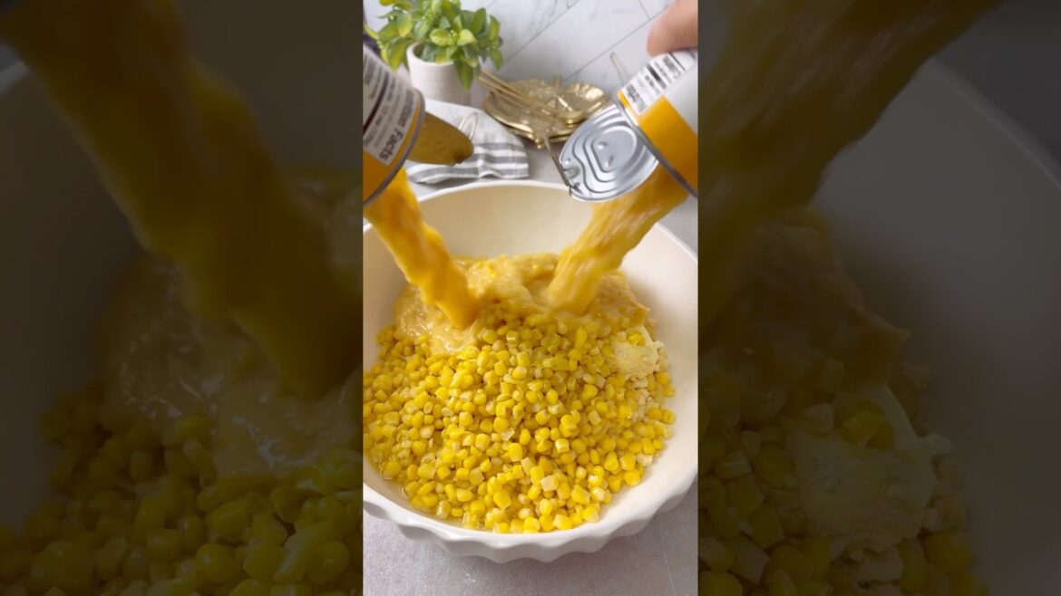 Sweet CornBread #easyrecipe #cornbread #thanksgiving