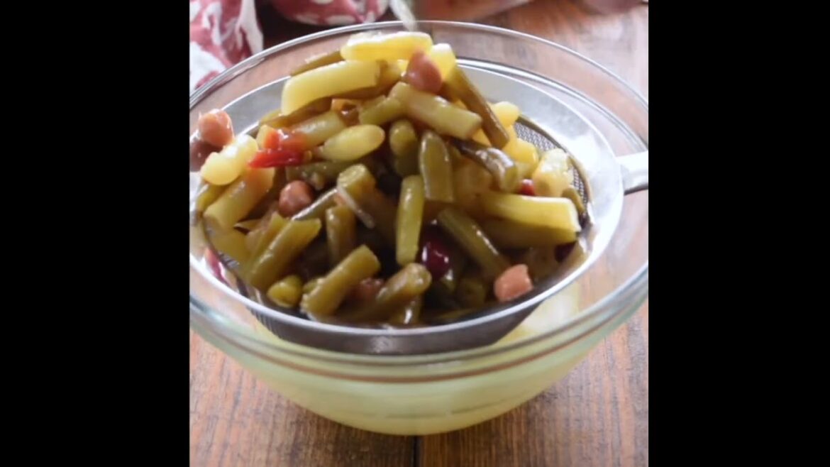 #ad Italian Farro Salad is packed with fresh ingredients and delicious READ Salads 4 Bean Salad!