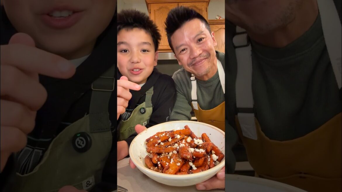 Honey Balsamic Roasted Carrots #roastedcarrots #holidayrecipes  #vegetarianrecipe #dinnerideas