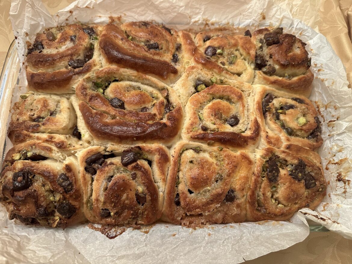 Chocolate and Pistachio Whirligig Buns!