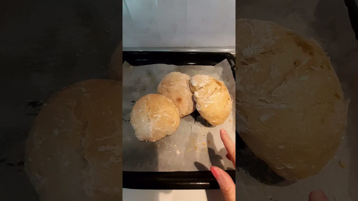 Scacciata siciliana broccoli e salsiccia,gustosa e appetitosa Scacciata siciliana broccoli e salsiccia,gustosa e appetitosa