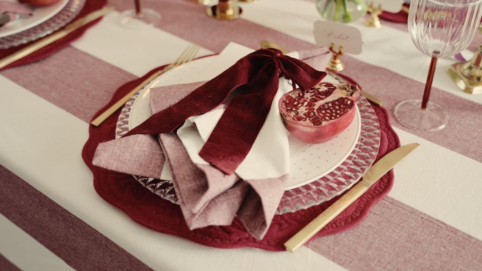 To add depth to any tablescape, layer mats, plates and napkins
