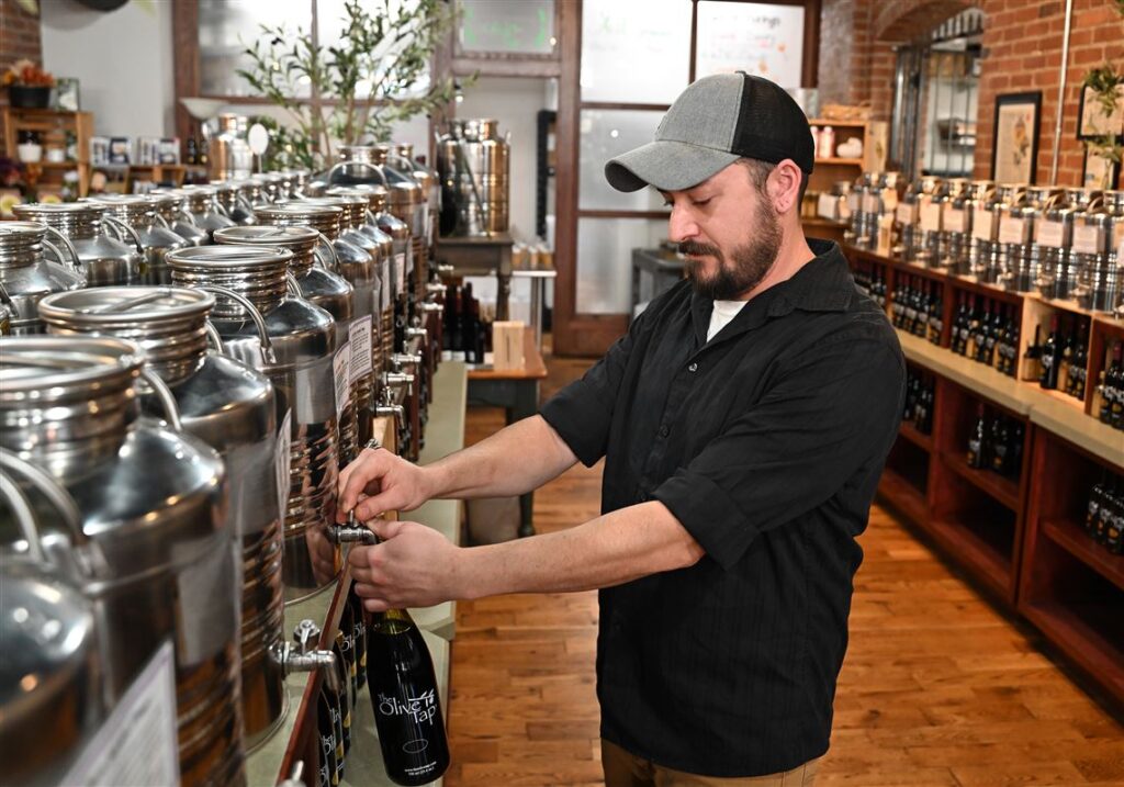 Holiday Goldmine: 5 gems in the Strip that offer flavored oils, Indian antiques and other rare gifts