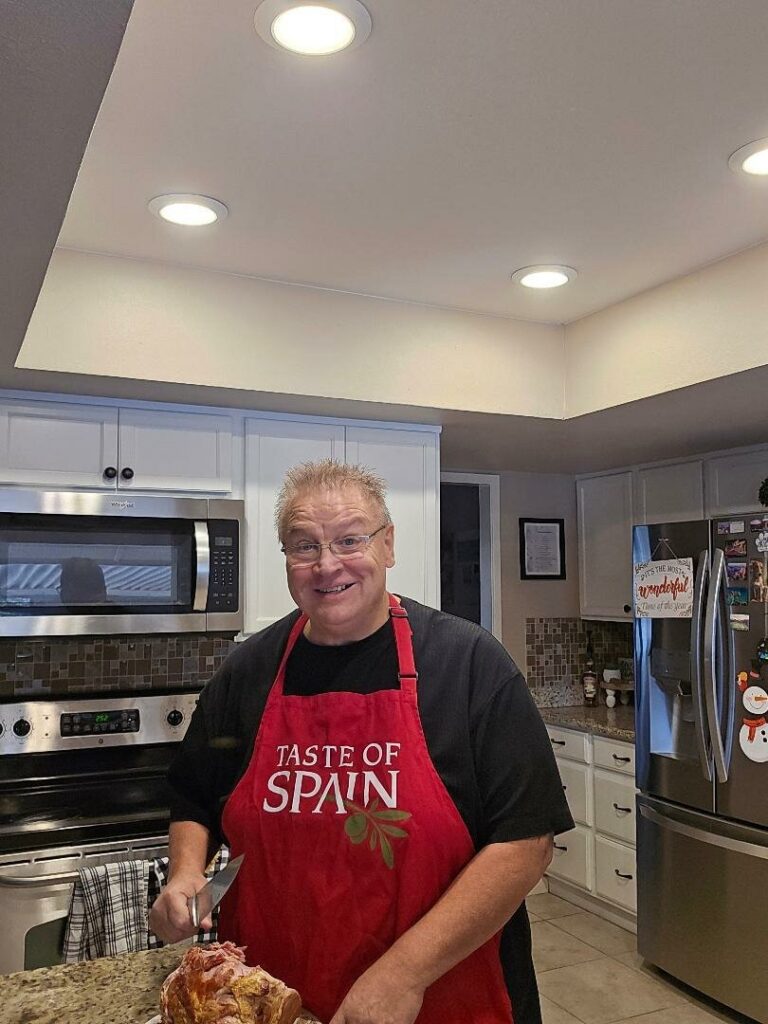 Resident looking for individuals in need of home-cooked holiday meals Sun City West resident John Spain is looking for individuals in the community who would look a meal on Thanksgiving or Christmas.